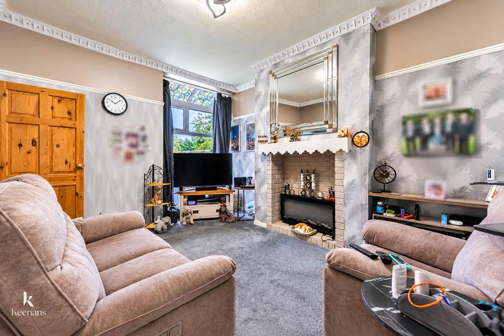 Property photo 3 of 18 Blackburn Road (12).Jpg