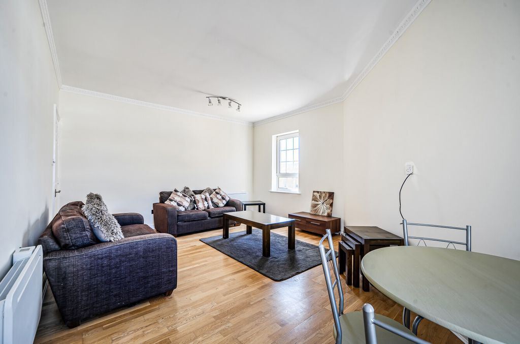 Property photo 2 of 16 Living Room