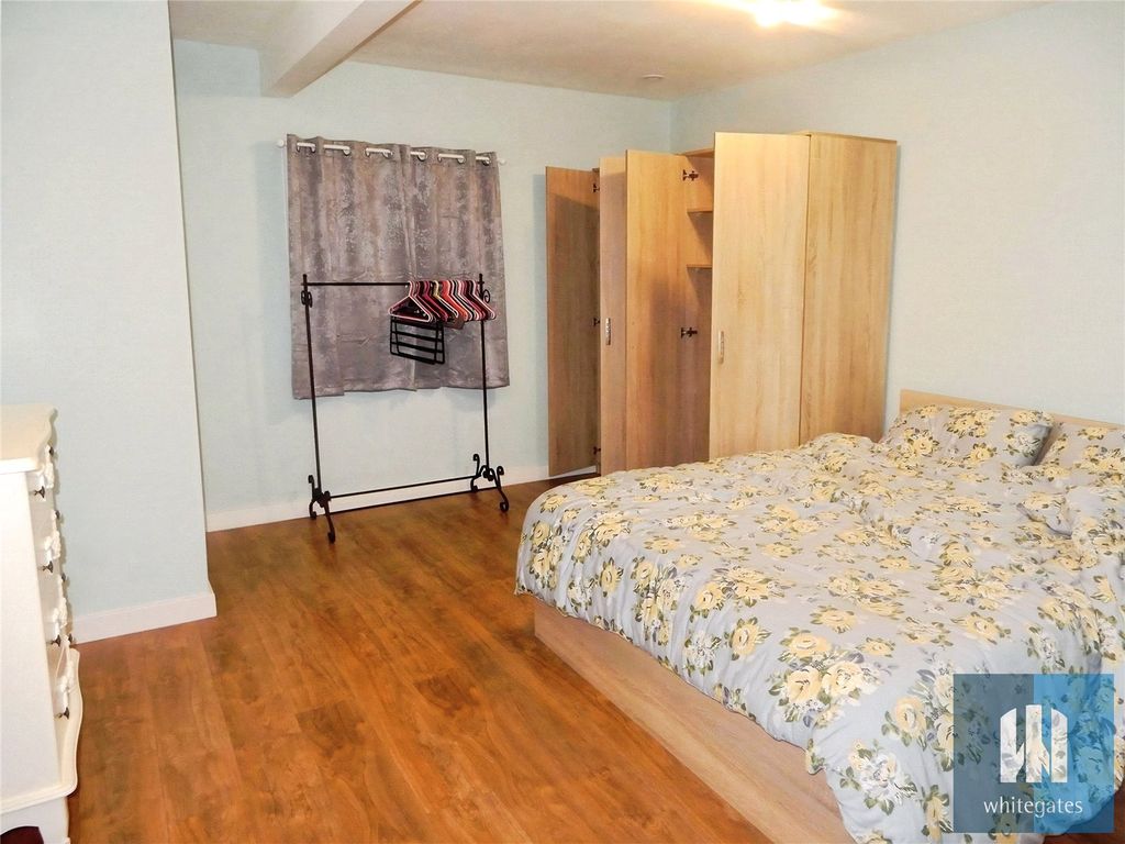 Property photo 3 of 8 Picture No. 13
