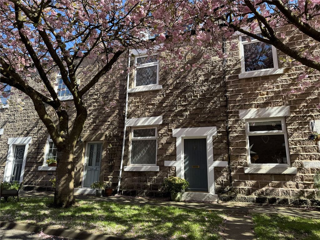 Property photo 1 of 18 Front