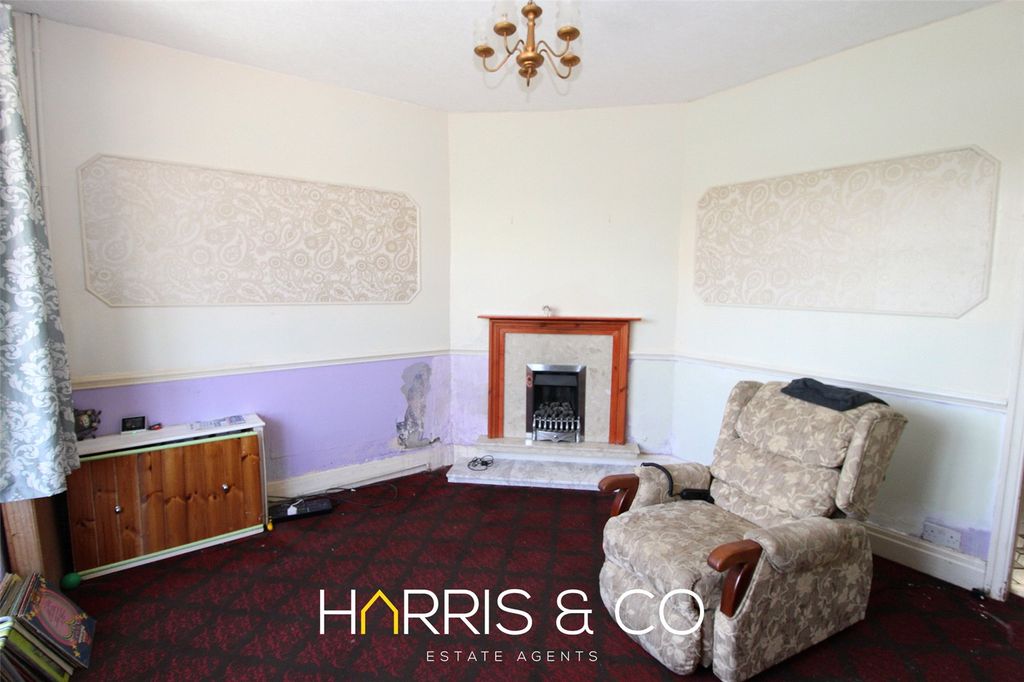 Property photo 2 of 12 Picture No. 08