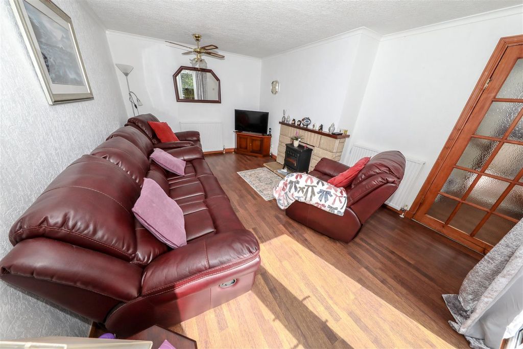 Property photo 3 of 18 C