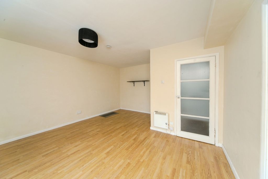 Property photo 2 of 17 Photo