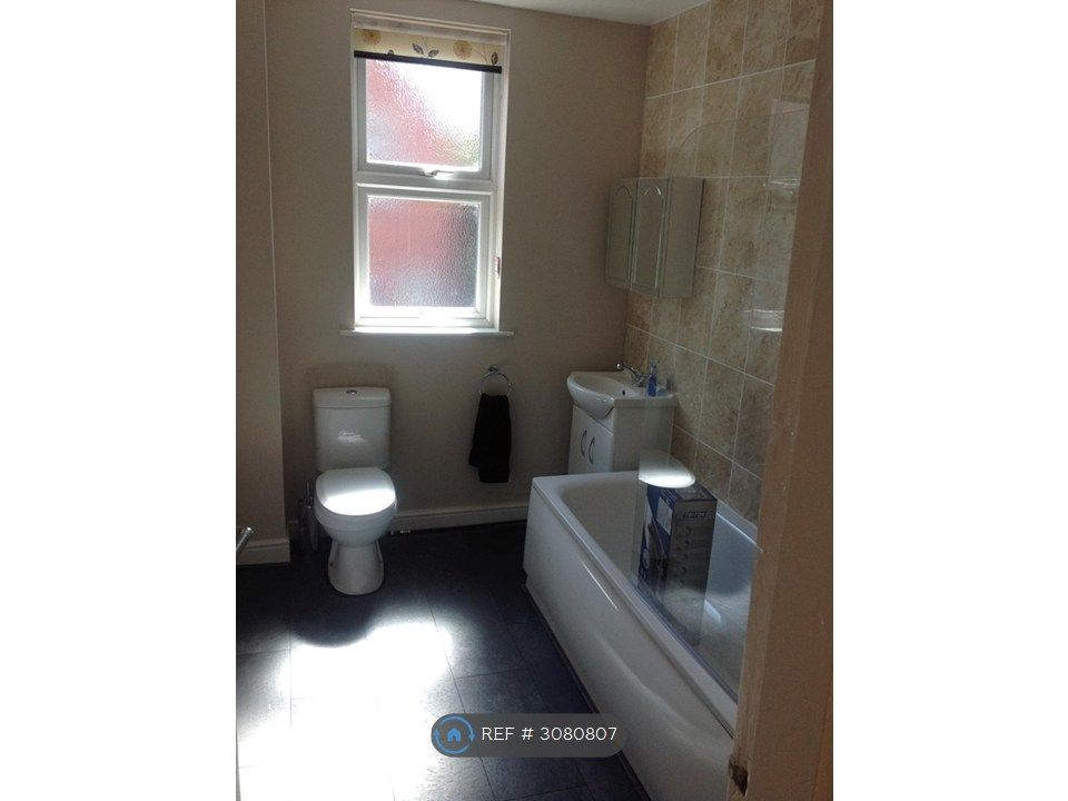 Property photo 3 of 15 Bathroom