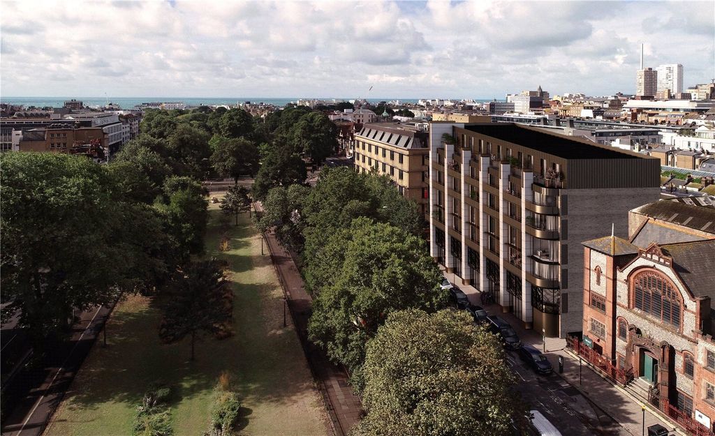 Property photo 2 of 10 Stock Image