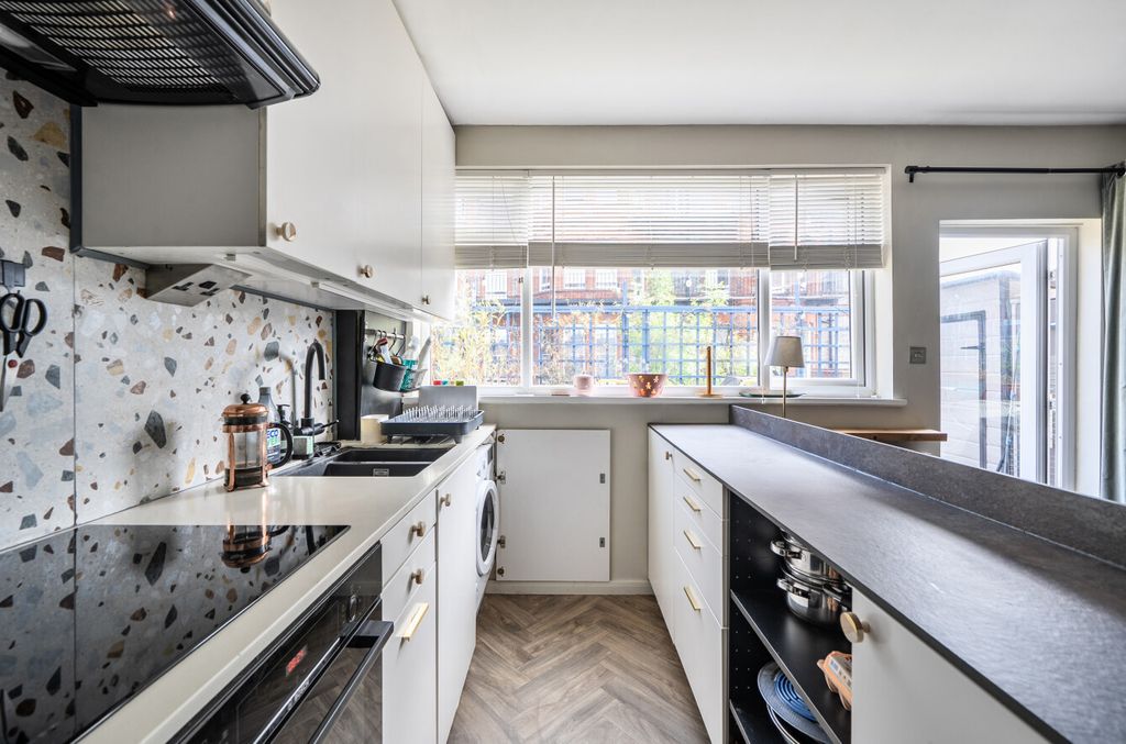 Property photo 3 of 11 1458525-4-69Fda2c...