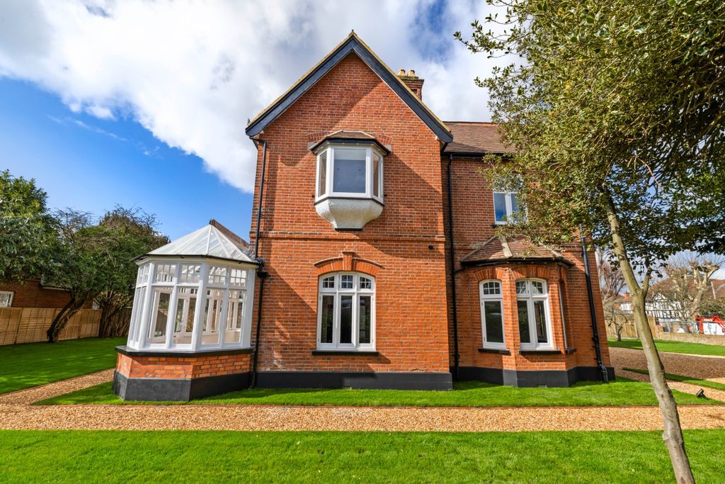 Additional image 21 of 6 bed detached house for saleBeauchamp Road, East Molesey KT8