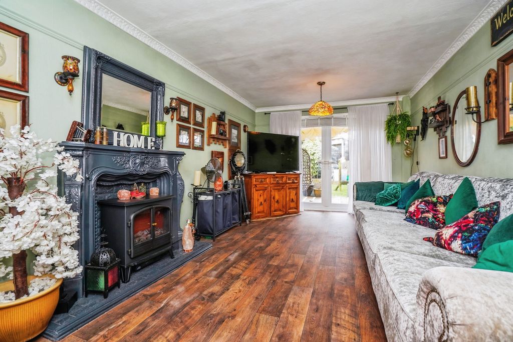 Property photo 2 of 15