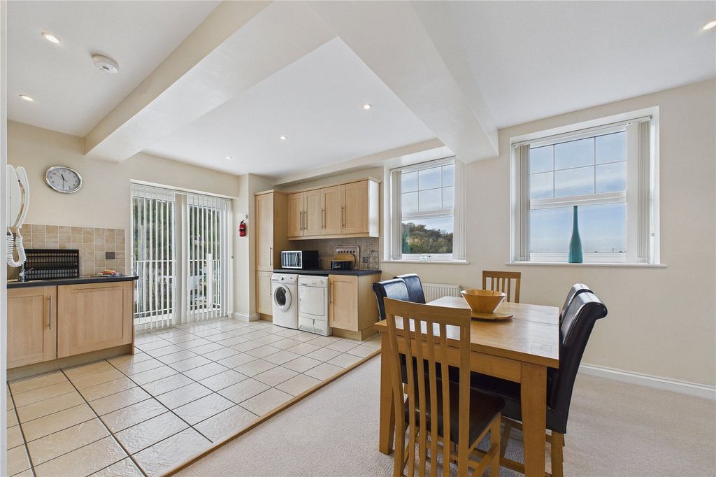 Property photo 3 of 14 Picture No. 11