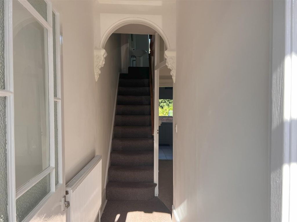 Property photo 2 of 17 Hall.Jpg