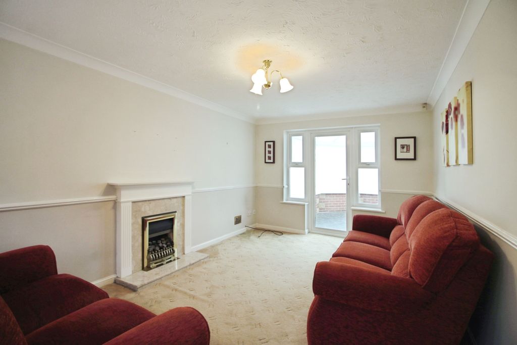 Property photo 3 of 23 Living Room
