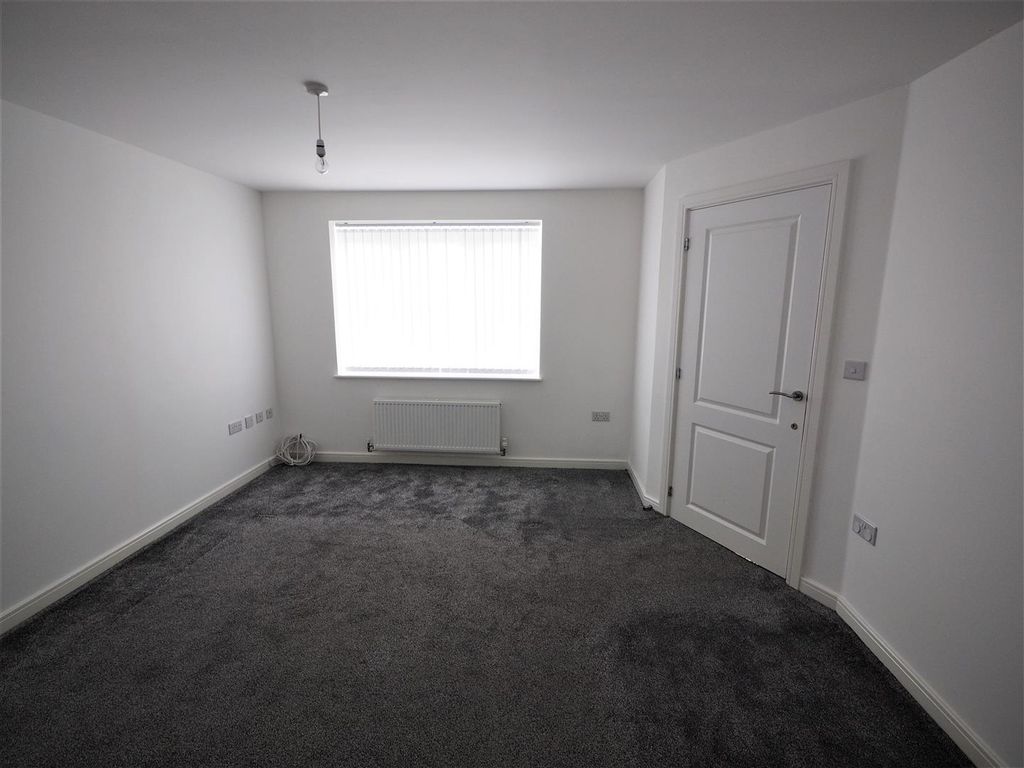 Property photo 2 of 14 Lounge