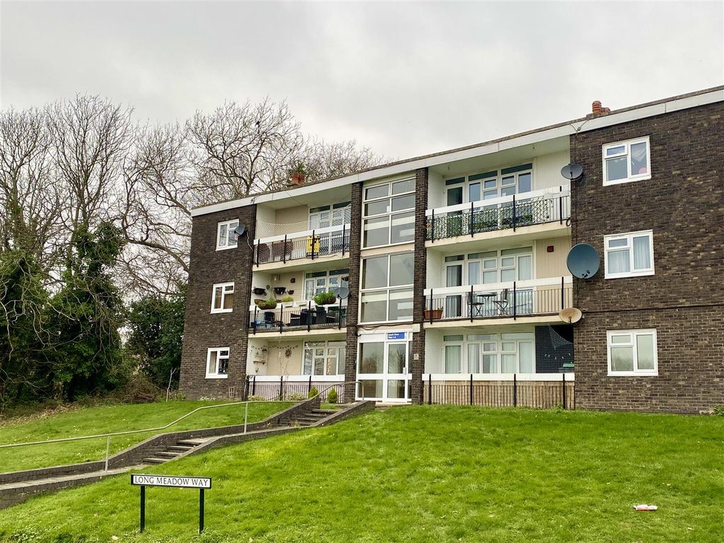 2 bed flat for sale St Stephen's