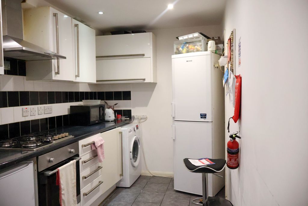Property photo 3 of 24