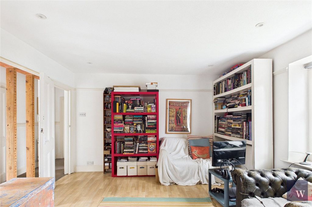 Property photo 3 of 12 Picture No. 10