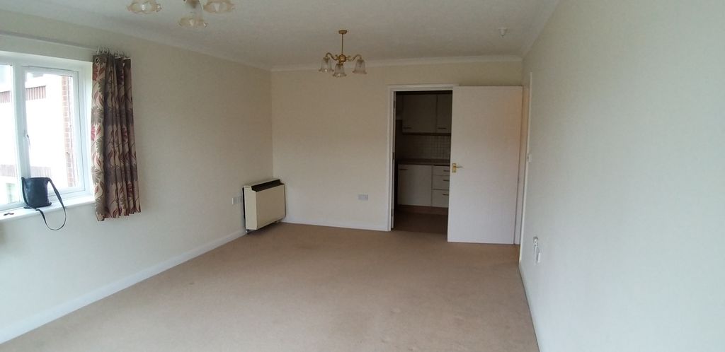 Property photo 2 of 10