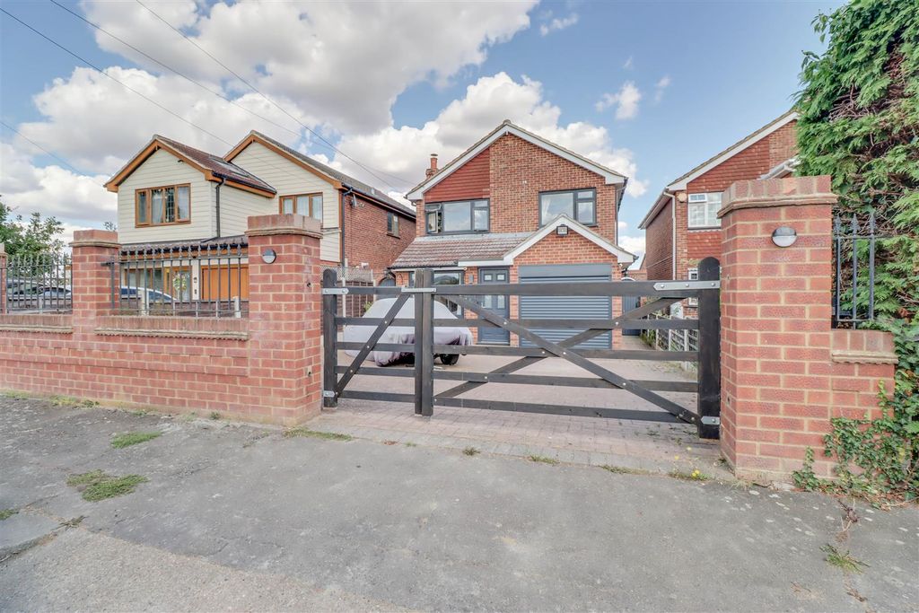 Property photo 1 of 28 6 The Chase-23.Jpg