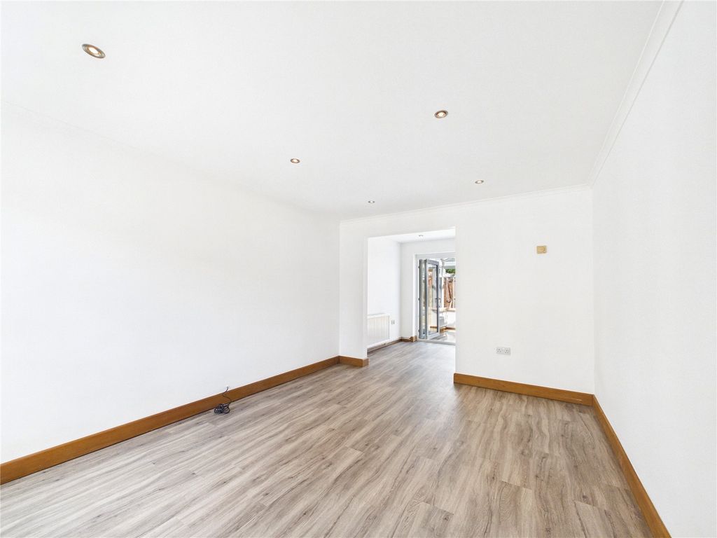 Property photo 2 of 13 Picture No. 18