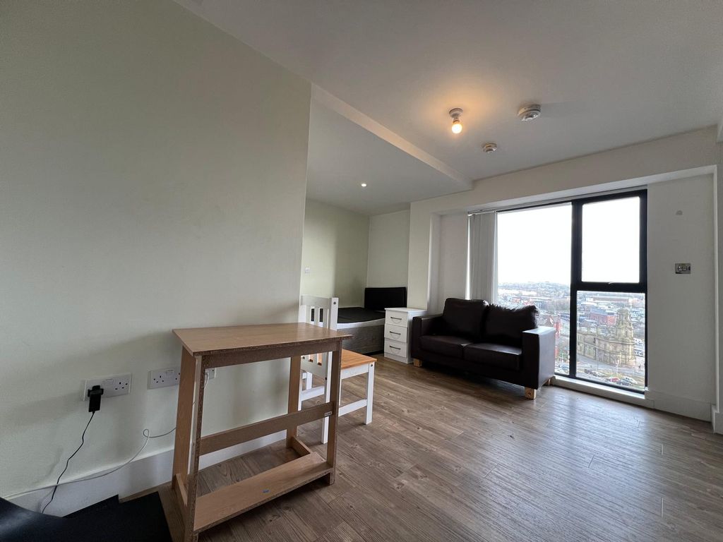 Property photo 2 of 6