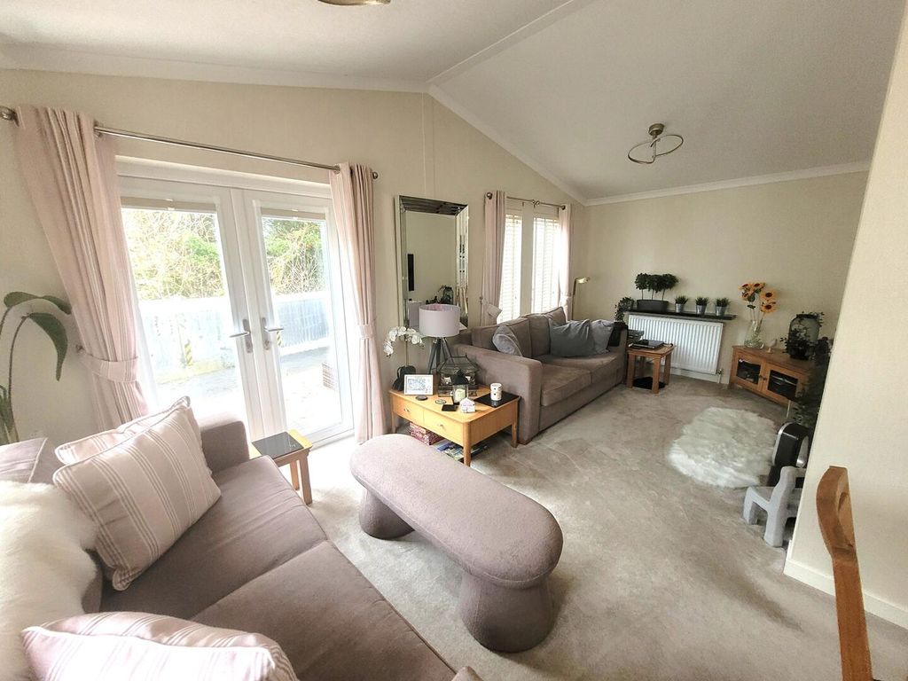 Property photo 3 of 24