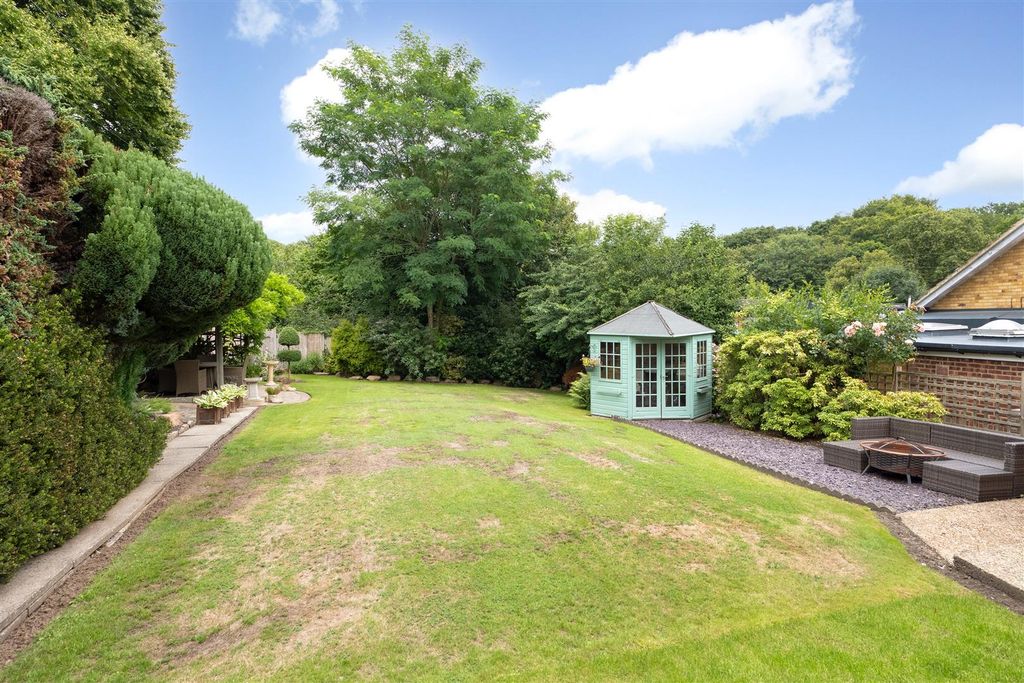 Property photo 2 of 15 Church Lane, Westbere, Canterbury