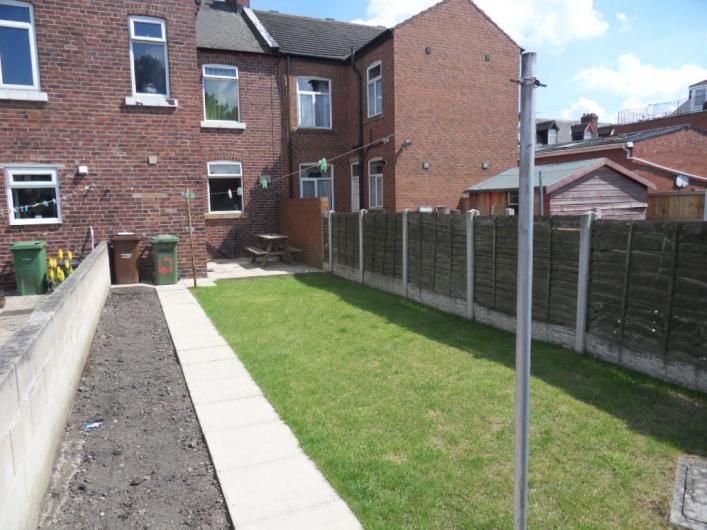 Property photo 1 of 5 Wakefield, 1 Bed Apartment To Let