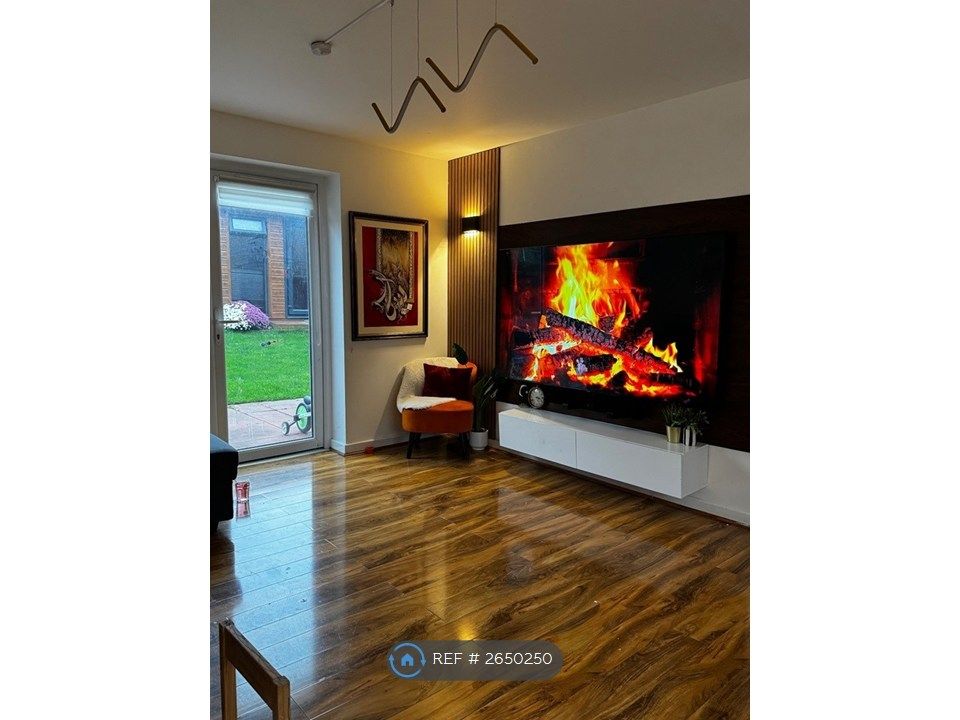 Property photo 2 of 14 Lounge