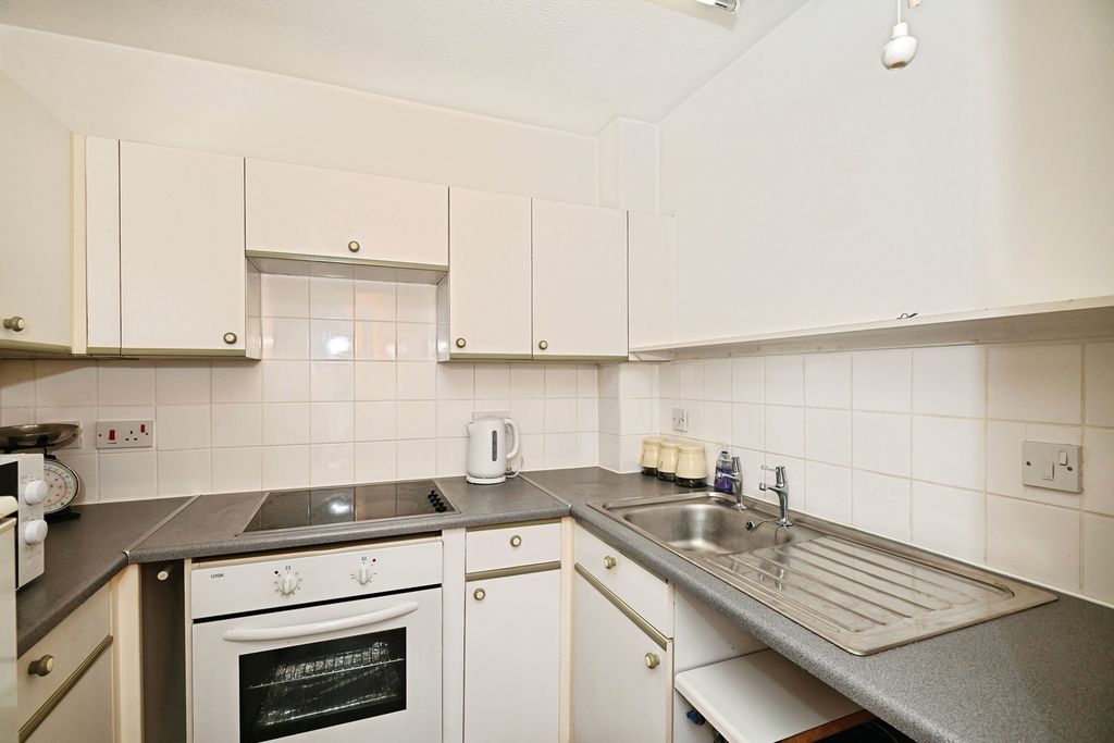 Property photo 3 of 12 Photo
