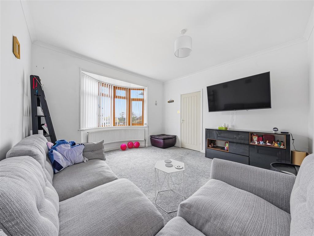 Property photo 3 of 34 21 Clifftown (12).Jpg