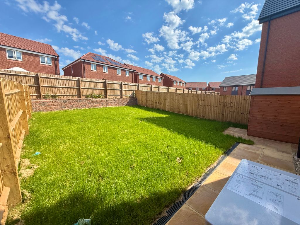 Property photo 2 of 25