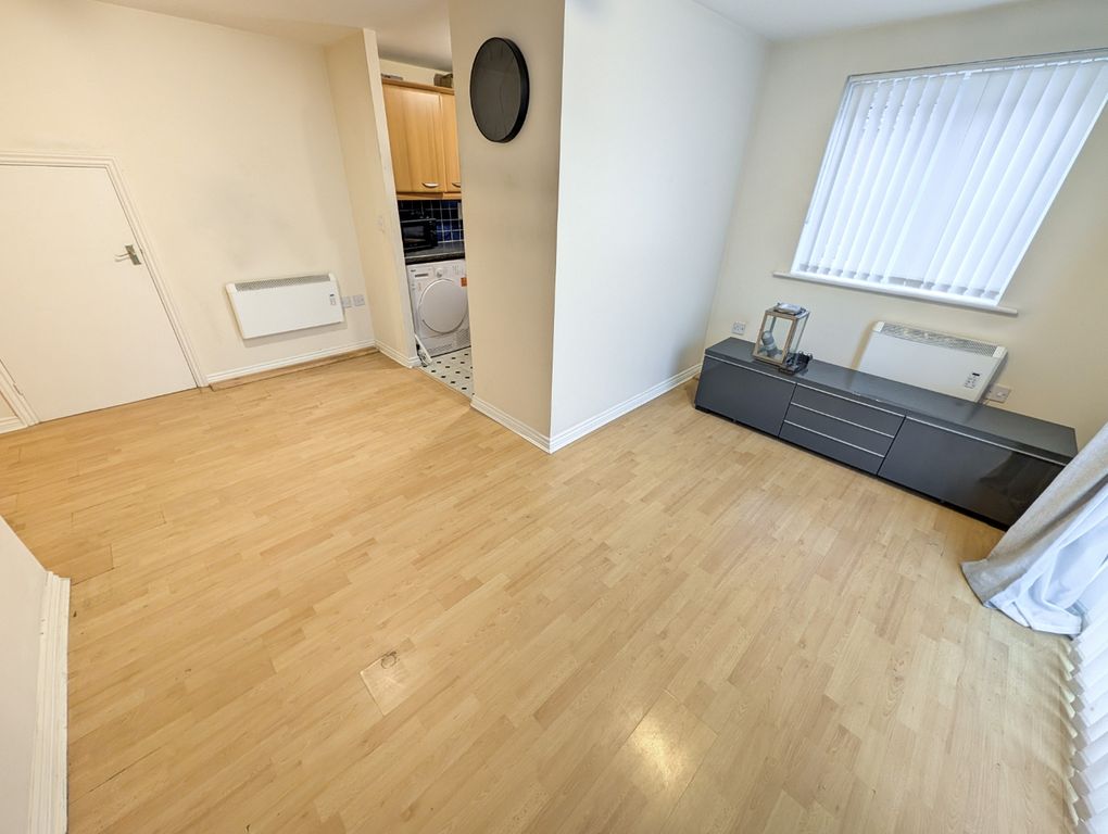 Property photo 2 of 8 Pbox-Img.Jpg