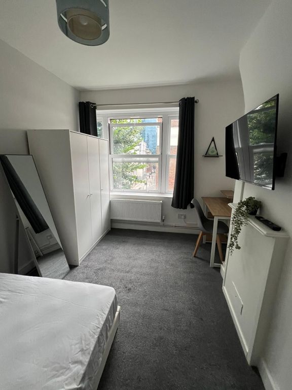 Property photo 1 of 3