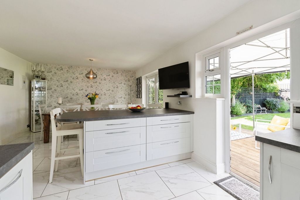 Property photo 3 of 19 Pbox-Img.Jpg