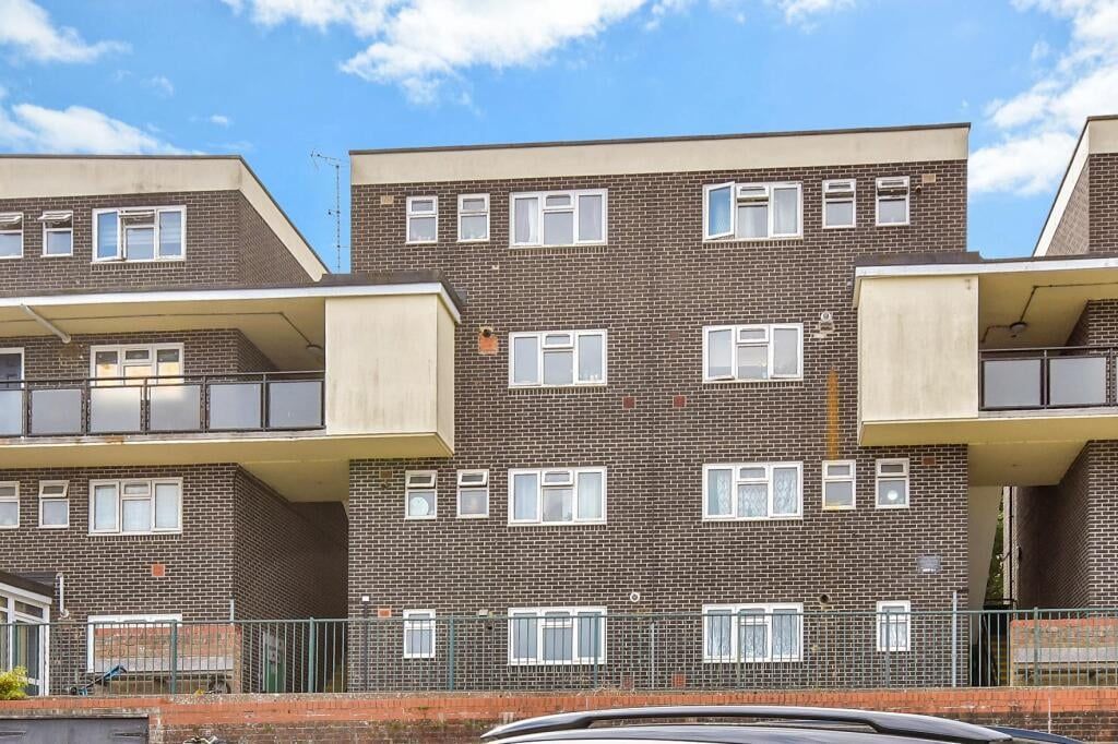 Property photo 1 of 6