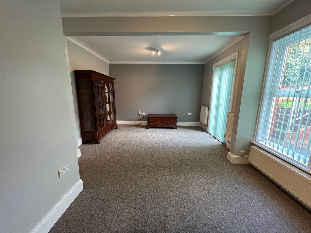 Property photo 2 of 10 Living Room Diner