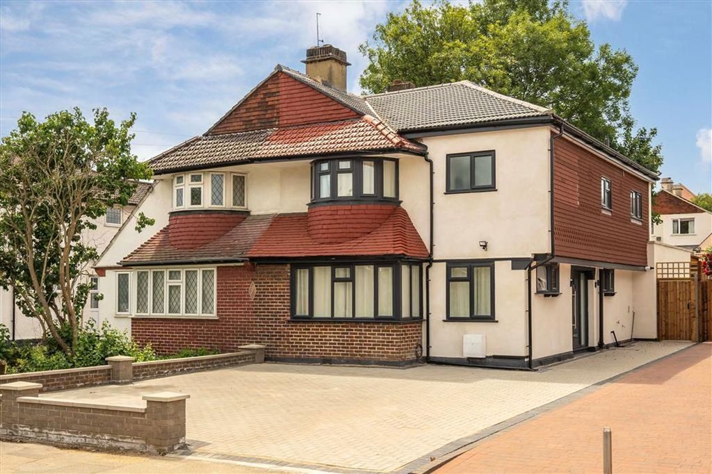 Property photo 1 of 8
