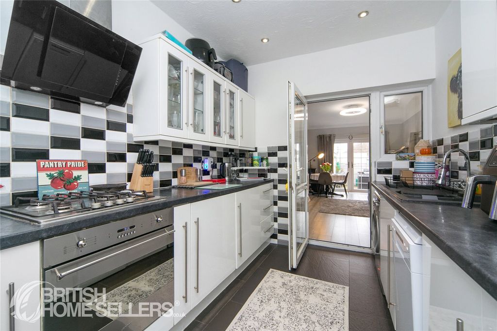 Property photo 3 of 13 Picture No. 10