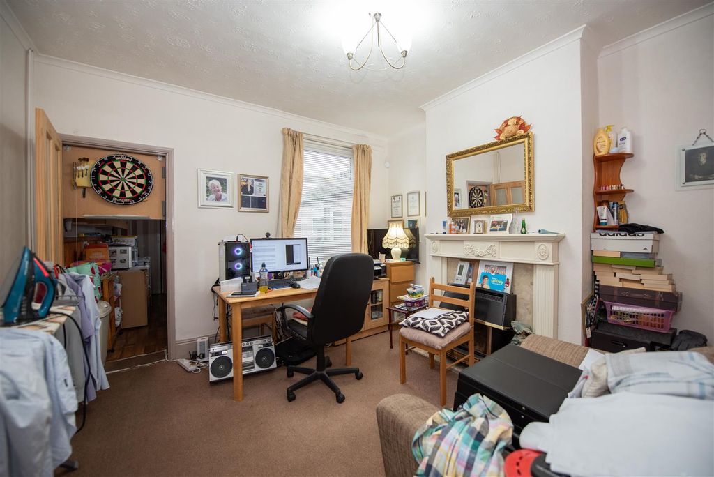 Property photo 3 of 9 Dining Room