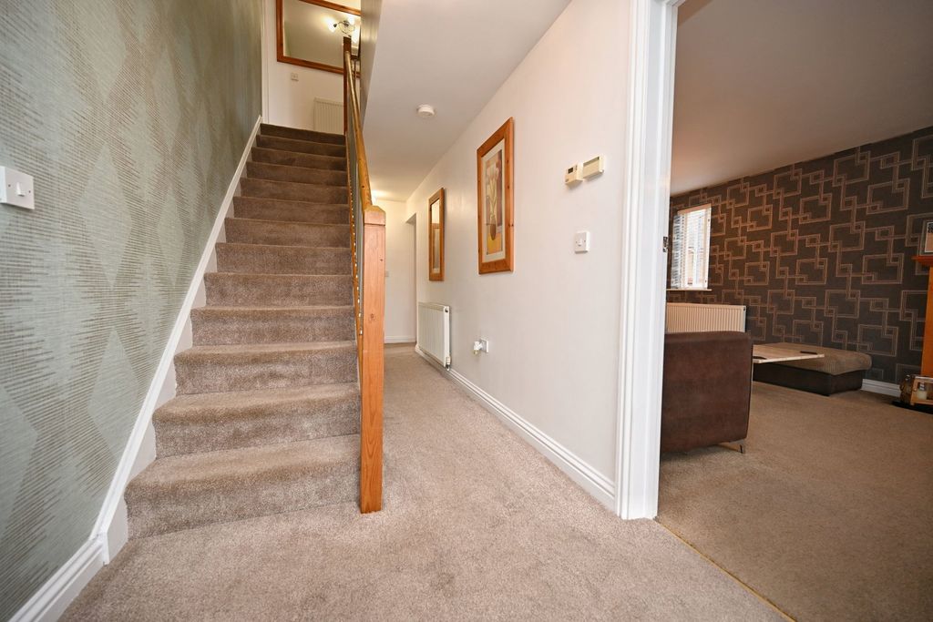 Property photo 3 of 26