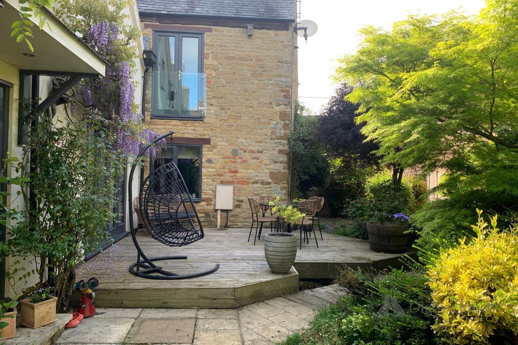 Property photo 3 of 51