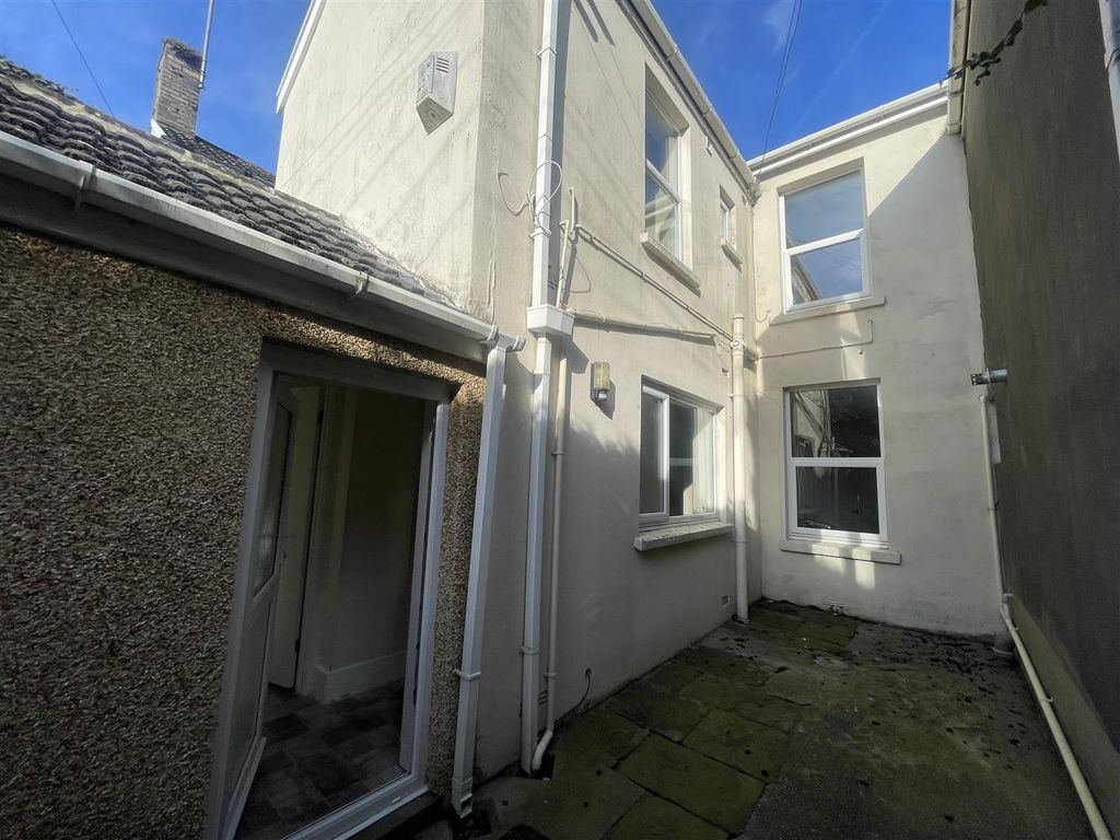 Property photo 2 of 29 Externally