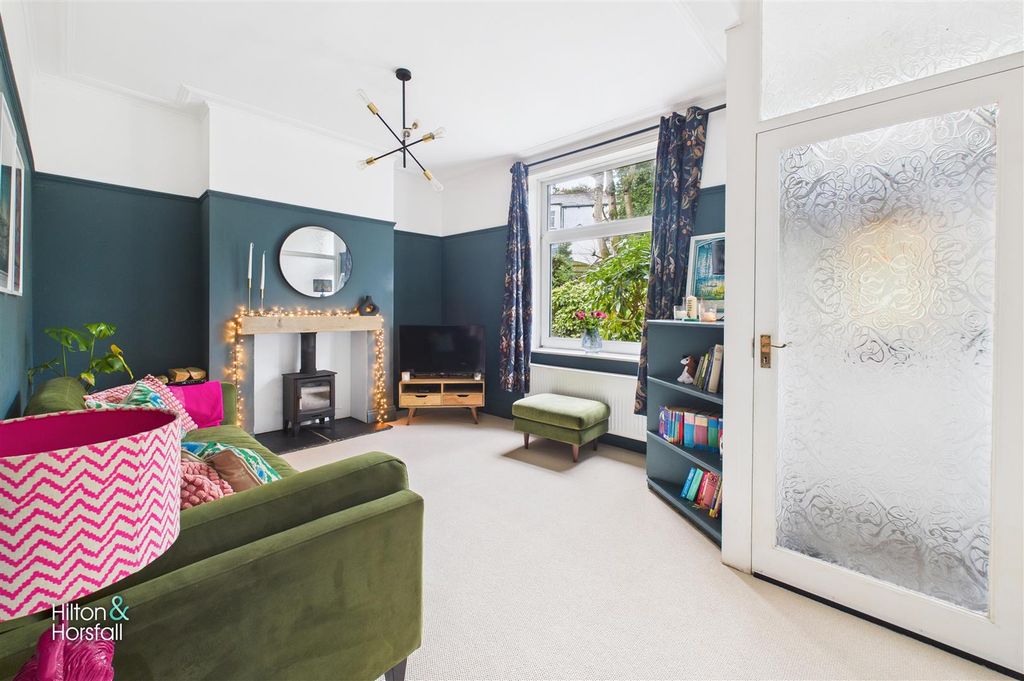 Property photo 2 of 19 Serpentine Road