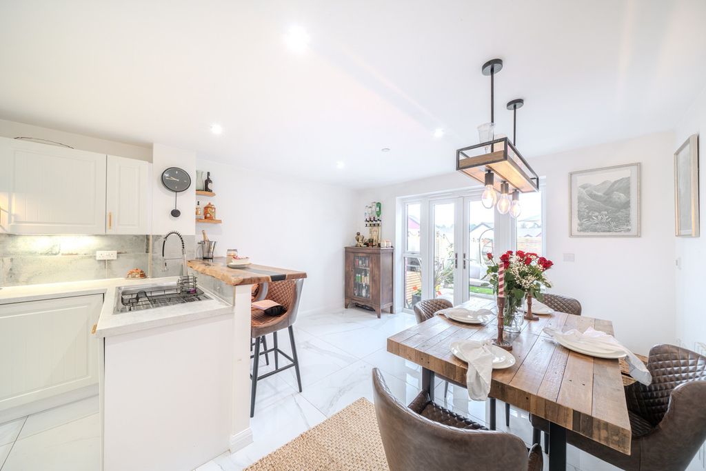 Property photo 3 of 29