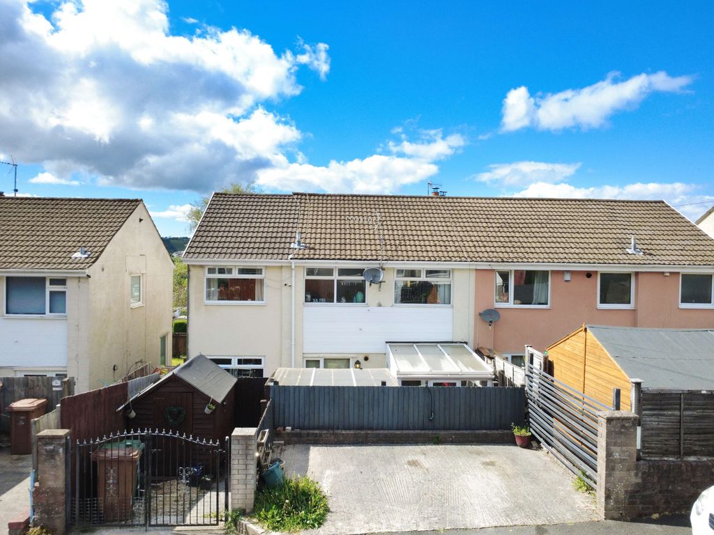 Property photo 2 of 24