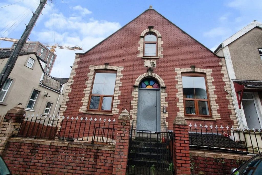 Property photo 2 of 14