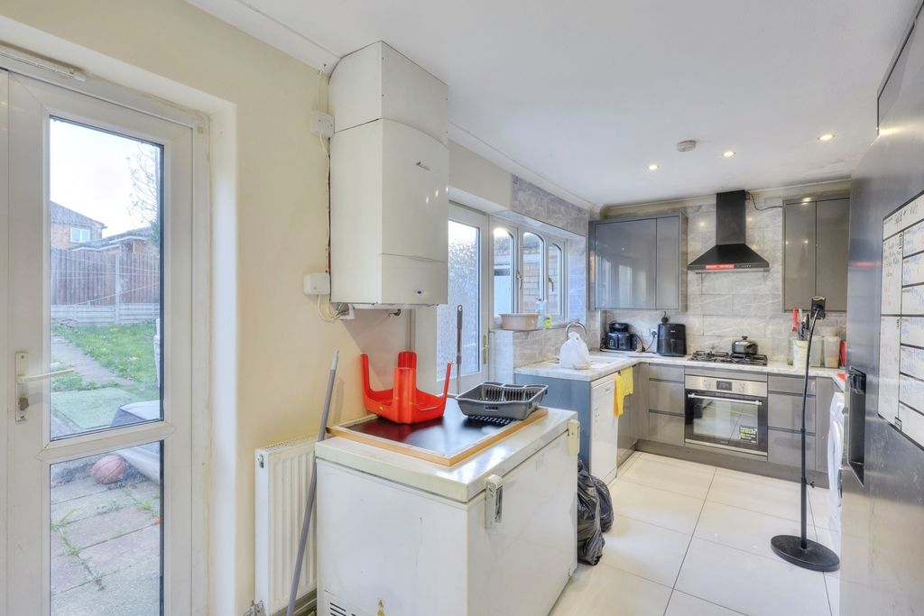 Property photo 2 of 13 Kitchen