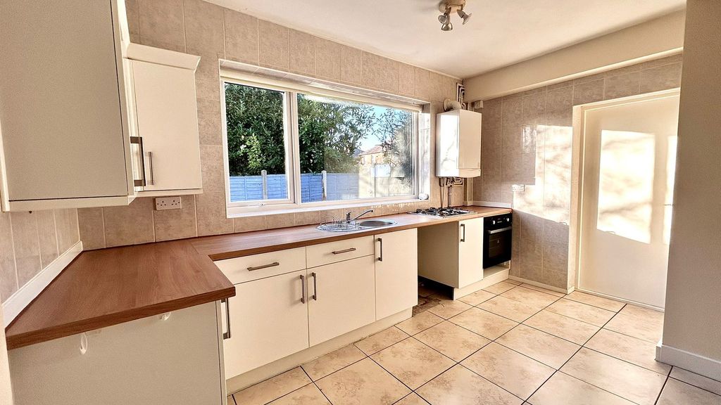 Property photo 3 of 22