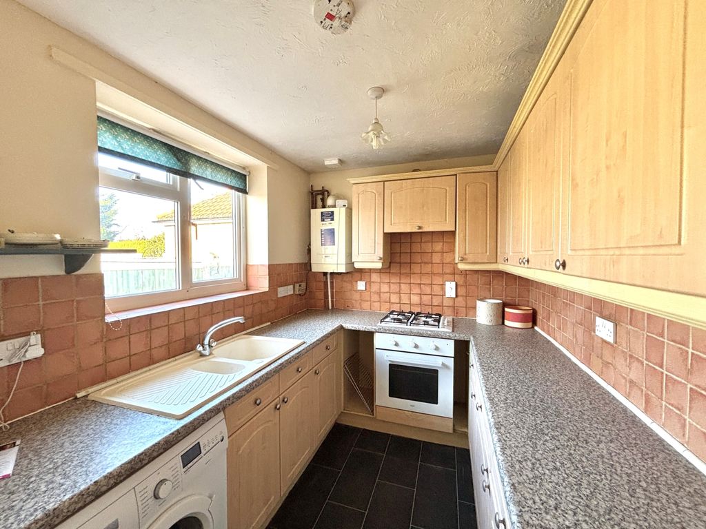 Property photo 3 of 16 Kitchen