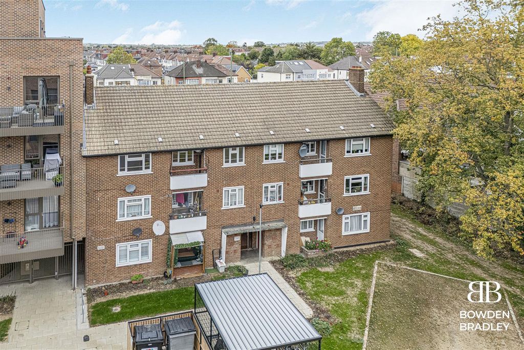 Property photo 1 of 11 Front