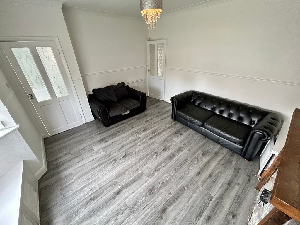 Property photo 3 of 12 Image